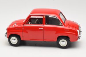 Goggomobil T 250 Red Revell 1:18 8952 Diecast - image 3 of 7