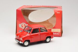 Goggomobil T 250 Red Revell 1:18 8952 Diecast - image 7 of 7