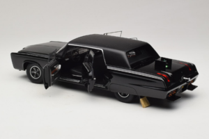 Chrysler Imperial Black Beauty Green Hornet TV Series AUTOart 1:18 71546 Diecast - image 5 of 8