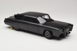 Chrysler Imperial Black Beauty Green Hornet TV Series AUTOart 1:18 71546 Diecast - image 6 of 8
