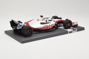 Haas VF-22 #20 K. Magnussen Bahrain GP 2022 Minichamps 1:18 117220120 Diecast - image 3 of 6