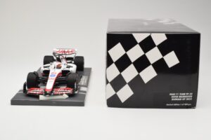 Haas VF-22 #20 K. Magnussen Bahrain GP 2022 Minichamps 1:18 117220120 Diecast - image 6 of 6