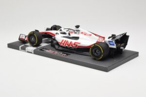 Haas VF-22 #20 K. Magnussen British GP 2022 Minichamps 1:18 117221020 Diecast - image 5 of 6