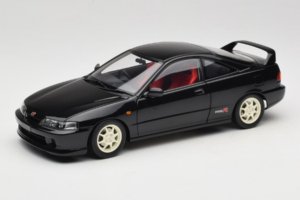 Honda Integra Type R DC2 Pre-Facelift Flamenco Black Pearl MotorHelix 1:18 M85203 Diecast