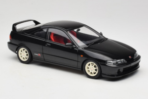 Honda Integra Type R DC2 Pre-Facelift Flamenco Black Pearl MotorHelix 1:18 M85203 Diecast - image 6 of 8