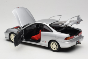 Honda Integra Type R DC2 Pre-Facelift Vogue Silver Metallic MotorHelix 1:18 M85202 Diecast - image 5 of 8