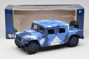 Hummer H1 Humvee Blue & White Motormax 1:18 73157 Diecast - image 8 of 8
