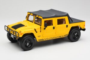 Hummer H1 Soft Top Yellow Maisto 1:18 56041 Diecast