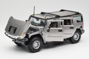Hummer H2 Silver Maisto 1:18 7449569 Diecast - image 2 of 8