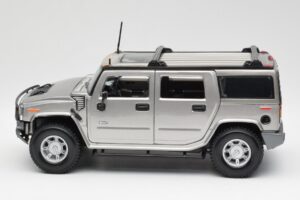 Hummer H2 Silver Maisto 1:18 7449569 Diecast - image 4 of 8