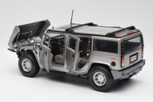 Hummer H2 Silver Maisto 1:18 7449569 Diecast - image 5 of 8