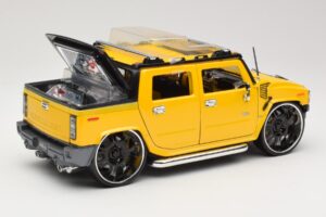 Hummer H2 SUT Concept Yellow Maisto 1:18 31067 Diecast - image 3 of 8