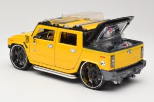 Hummer H2 SUT Concept Yellow Maisto 1:18 31067 Diecast - image 7 of 8