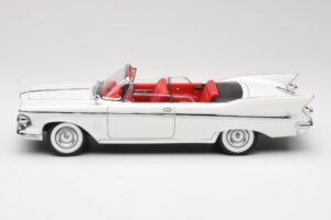Imperial Crown Convertible White Road Signature 1:18 20138 Diecast - image 4 of 8