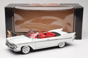 Imperial Crown Convertible White Road Signature 1:18 20138 Diecast - image 8 of 8