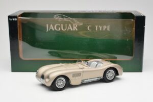 Jaguar C-Type Bronze AUTOart 1:18 73502 Diecast - image 8 of 8