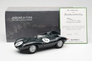 Jaguar D-Type #6 M. Hawthorn / I. Bueb Team Jaguar Cars Ltd 24 Hours of Le Mans 1955 AUTOart 1:18 85586 Diecast - image 6 of 6
