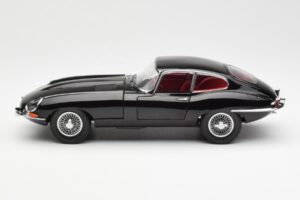 Jaguar E-Type 3.8 Series 1 Black Kyosho 1:18 08954BK Diecast - image 4 of 8