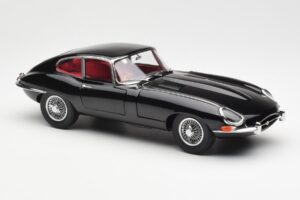 Jaguar E-Type 3.8 Series 1 Black Kyosho 1:18 08954BK Diecast - image 6 of 8