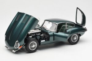 Jaguar E-Type 3.8 Series 1 Dark Green Kyosho 1:18 08954DG Diecast - image 2 of 8