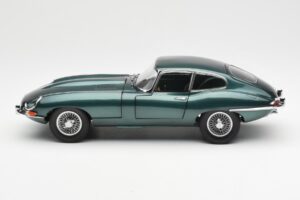Jaguar E-Type 3.8 Series 1 Dark Green Kyosho 1:18 08954DG Diecast - image 4 of 8