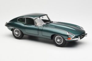 Jaguar E-Type 3.8 Series 1 Dark Green Kyosho 1:18 08954DG Diecast - image 6 of 8