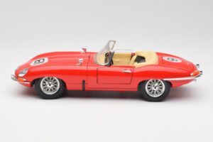 Jaguar E-Type Cabriolet Red Bburago 1:18 3016 Diecast - image 4 of 8