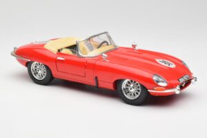 Jaguar E-Type Cabriolet Red Bburago 1:18 3016 Diecast - image 6 of 8