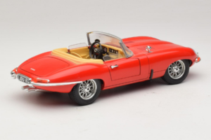 Jaguar E-Type Series 1 Cabriolet Red Bburago 1:18 3038 Diecast - image 3 of 8