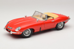 Jaguar E-Type Series 1 Cabriolet Red Bburago 1:18 3038 Diecast