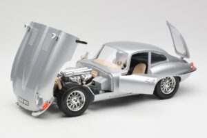 Jaguar E-Type Series 1 Silver Bburago 1:18 3018-M2 Diecast - image 2 of 8