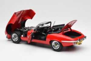 Jaguar E-Type Roadster Series III V12 Red AUTOart 1:18 73523 Diecast - image 5 of 8
