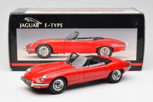 Jaguar E-Type Roadster Series III V12 Red AUTOart 1:18 73523 Diecast - image 8 of 8
