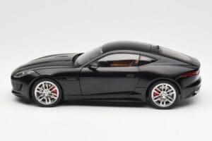 Jaguar F-Type R X152 Matt Black AUTOart 1:18 73652 Composite - image 4 of 8