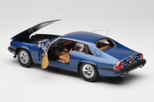 Jaguar XJ-S Blue Road Signature 1:18 92658 Diecast - image 6 of 8
