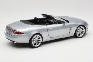 Jaguar XK X150 Convertible Silver Minichamps 1:18 153130533 Diecast - image 3 of 8