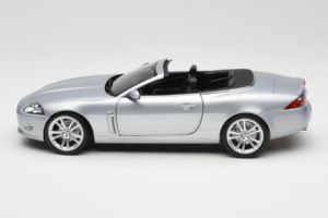 Jaguar XK X150 Convertible Silver Minichamps 1:18 153130533 Diecast - image 4 of 8
