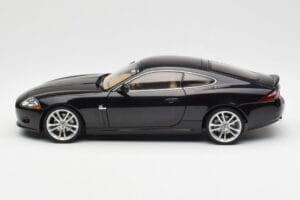 Jaguar XK-R X150 Midnight Black AUTOart 1:18 73632 Diecast - image 4 of 8