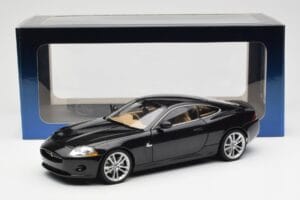 Jaguar XK-R X150 Midnight Black AUTOart 1:18 73632 Diecast - image 8 of 8