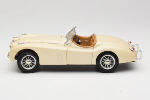Jaguar XK120 White Eduscho 1:18 7482-1HTH Diecast - image 4 of 8