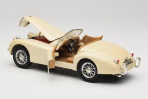 Jaguar XK120 White Eduscho 1:18 7482-1HTH Diecast - image 5 of 8