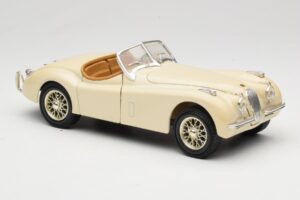 Jaguar XK120 White Eduscho 1:18 7482-1HTH Diecast - image 6 of 8