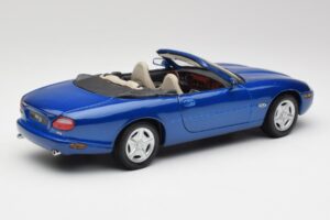 Jaguar XK8 X100 Cabriolet Azure Blue Maisto 1:18 50286 Diecast - image 3 of 8