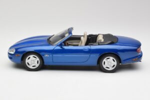 Jaguar XK8 X100 Cabriolet Azure Blue Maisto 1:18 50286 Diecast - image 4 of 8