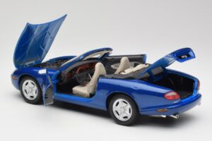 Jaguar XK8 X100 Cabriolet Azure Blue Maisto 1:18 50286 Diecast - image 5 of 8