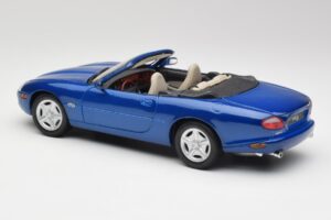 Jaguar XK8 X100 Cabriolet Azure Blue Maisto 1:18 50286 Diecast - image 7 of 8