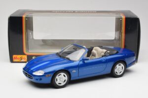 Jaguar XK8 X100 Cabriolet Azure Blue Maisto 1:18 50286 Diecast - image 8 of 8