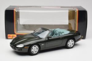 Jaguar XK8 X100 Cabriolet British Racing Green Maisto 1:18 50285 Diecast - image 8 of 8