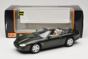 Jaguar XK8 Green Metallic Light Grey Interior Maisto 1:18 31836 Diecast - image 8 of 8