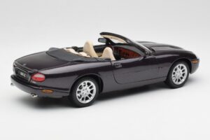 Jaguar XKR X100 Cabriolet Grey Maisto 1:18 50331 Diecast - image 3 of 8